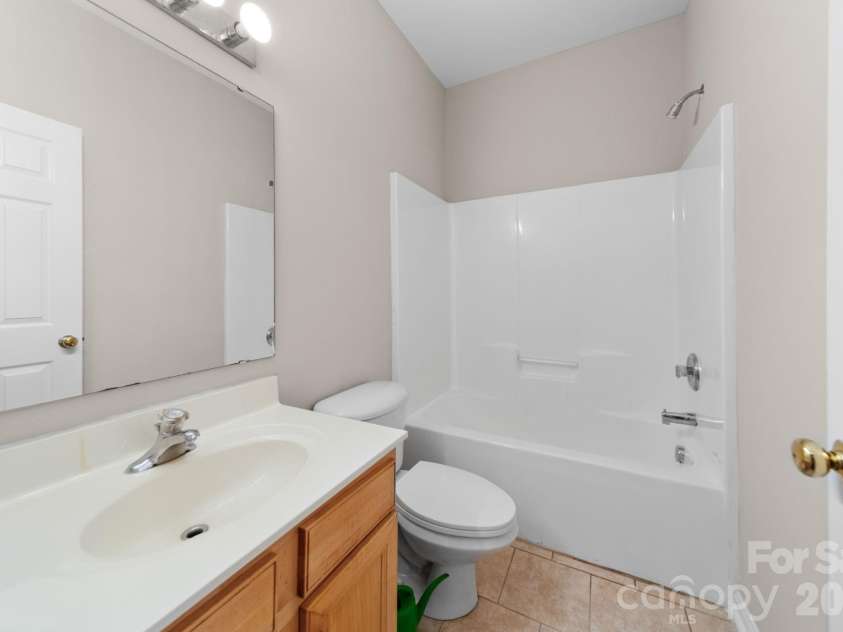 6403 Sackett Way, Charlotte, NC 28269.  MLS# CAR4389336, YatesRealty ID 27727. 