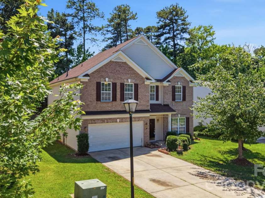 6403 Sackett Way, Charlotte, NC 28269.  MLS# CAR4389336, YatesRealty ID 27727. 