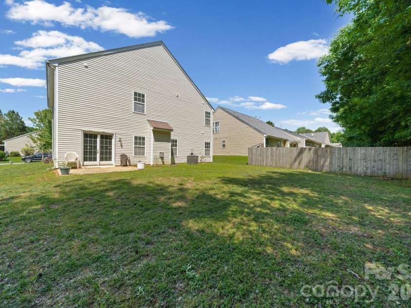 6403 Sackett Way, Charlotte, NC 28269.  MLS# CAR4389336, YatesRealty ID 27727. 