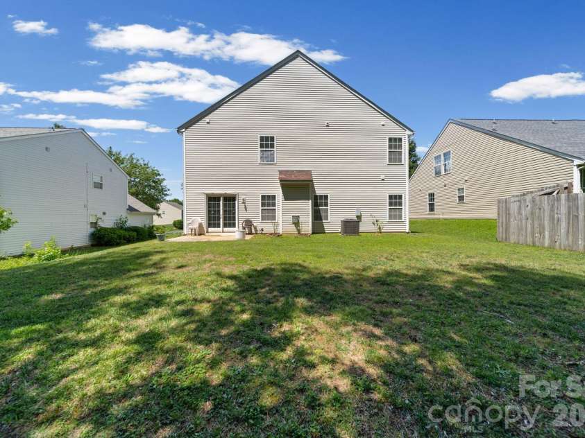 6403 Sackett Way, Charlotte, NC 28269.  MLS# CAR4389336, YatesRealty ID 27727. 