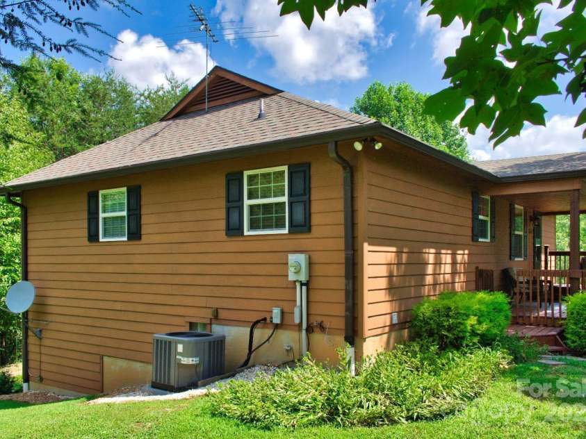 654 Moonlight Pass, Union Mills, NC 28167.  MLS# CAR4281948, YatesRealty ID 27727. 