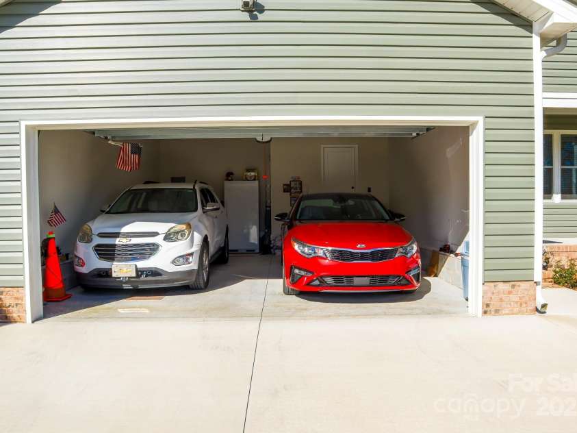 118 Rimmer Road, Statesville, NC 28625.  MLS# CAR4196066, YatesRealty ID 27728. Double Car Garage