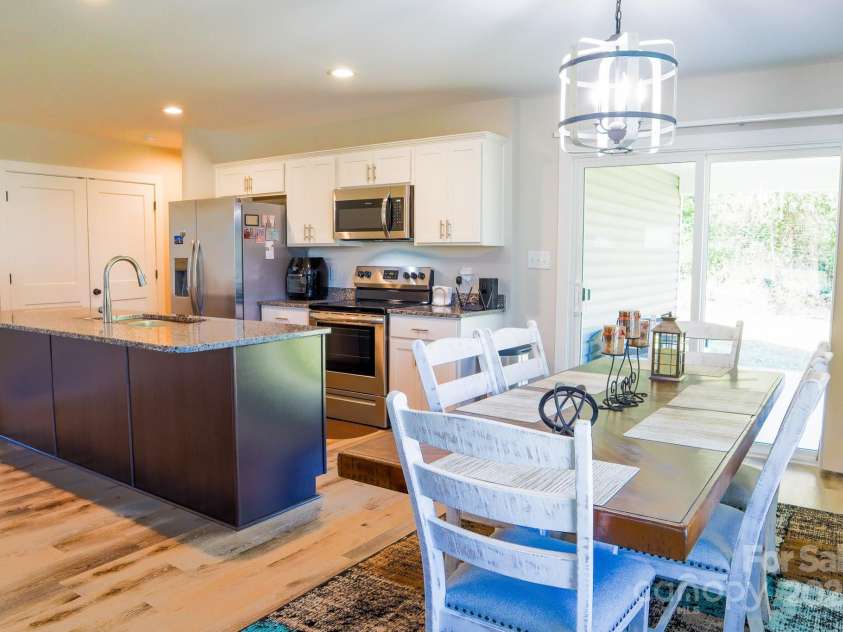 118 Rimmer Road, Statesville, NC 28625.  MLS# CAR4196066, YatesRealty ID 27728. Kitchen/Dining Area