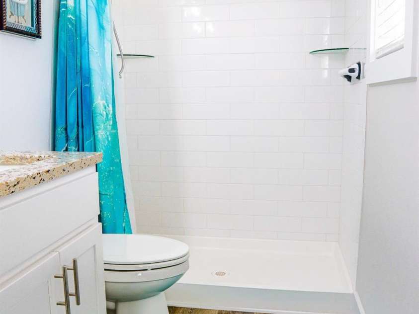 118 Rimmer Road, Statesville, NC 28625.  MLS# CAR4196066, YatesRealty ID 27728. Primary Bathroom