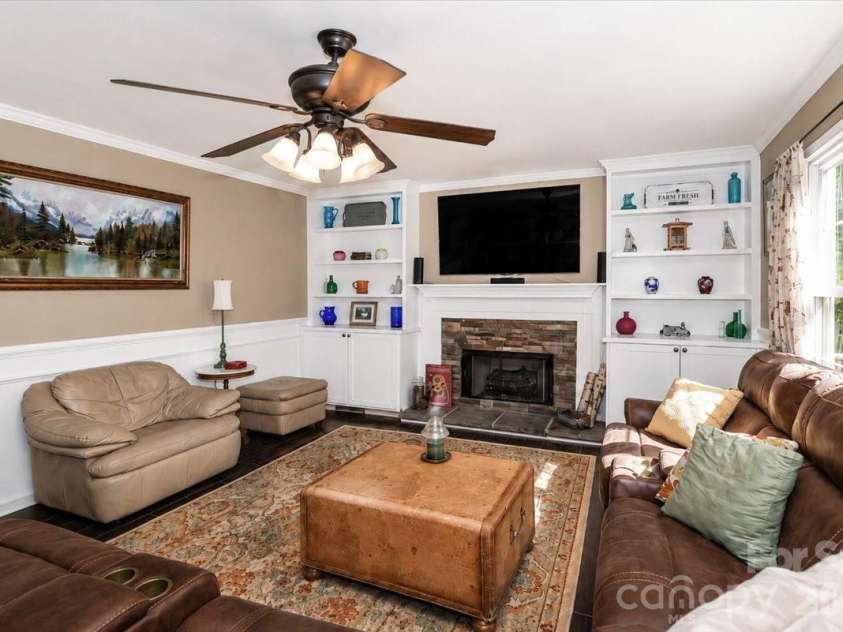311 Deerfield Circle, Salisbury, NC 28147.  MLS# CAR4385691, YatesRealty ID 27728. Family Room