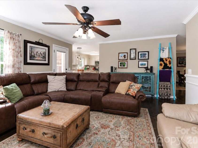 311 Deerfield Circle, Salisbury, NC 28147.  MLS# CAR4385691, YatesRealty ID 27728. Family room lookiing into Kitchen