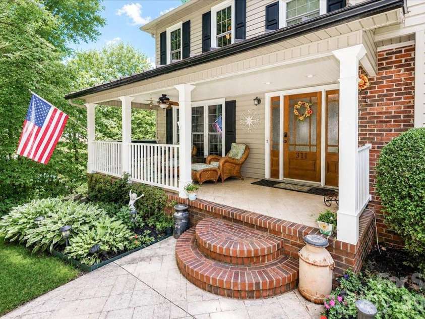311 Deerfield Circle, Salisbury, NC 28147.  MLS# CAR4385691, YatesRealty ID 27728. Front Porch