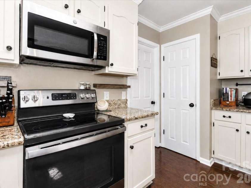 311 Deerfield Circle, Salisbury, NC 28147.  MLS# CAR4385691, YatesRealty ID 27728. Kitchen Pantry