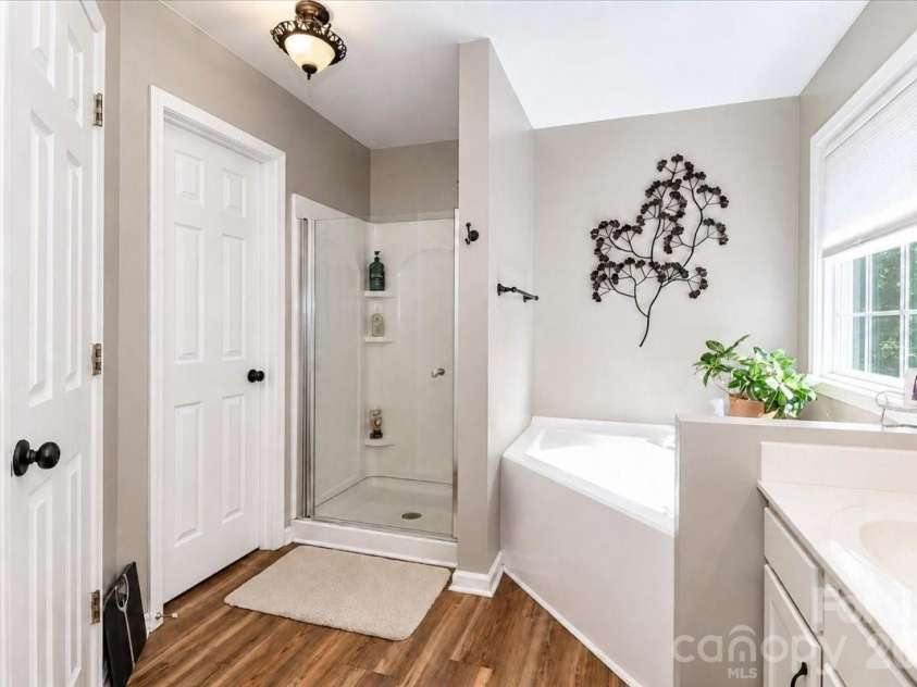 311 Deerfield Circle, Salisbury, NC 28147.  MLS# CAR4385691, YatesRealty ID 27728. Primary Bathroom