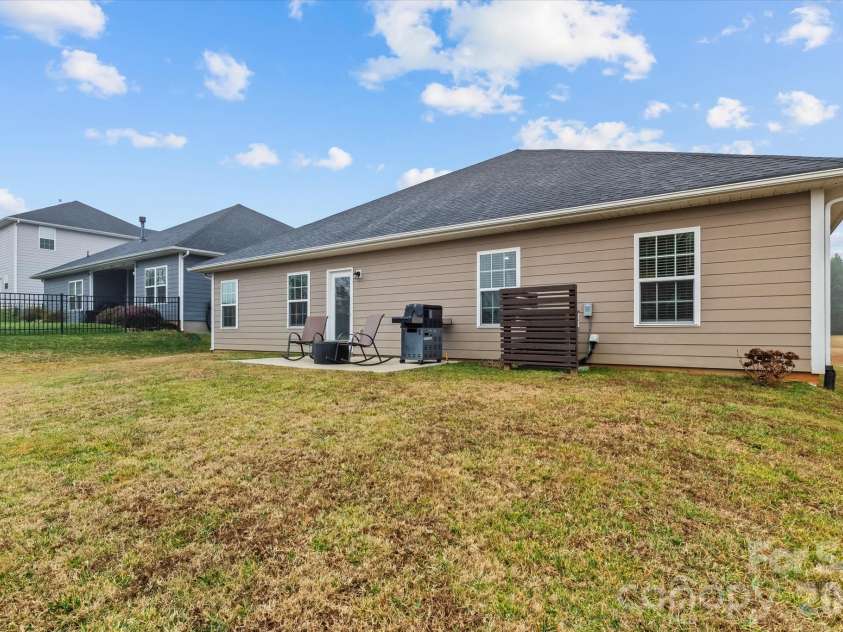 111 Allenton Way, Statesville, NC 28677.  MLS# CAR4330182, YatesRealty ID 2773. 