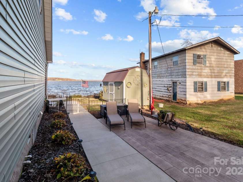 270 Yachtman Drive, Salisbury, NC 28146.  MLS# CAR4203745, YatesRealty ID 2773. 