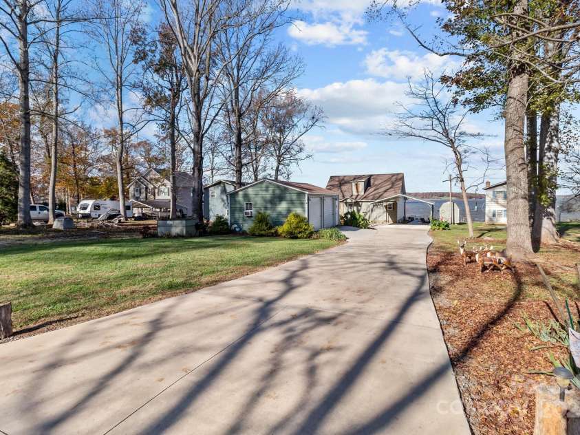 270 Yachtman Drive, Salisbury, NC 28146.  MLS# CAR4203745, YatesRealty ID 2773. 