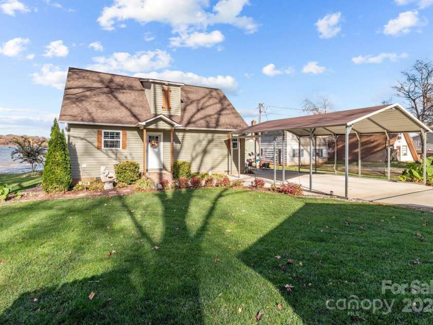 270 Yachtman Drive, Salisbury, NC 28146.  MLS# CAR4203745, YatesRealty ID 2773. 
