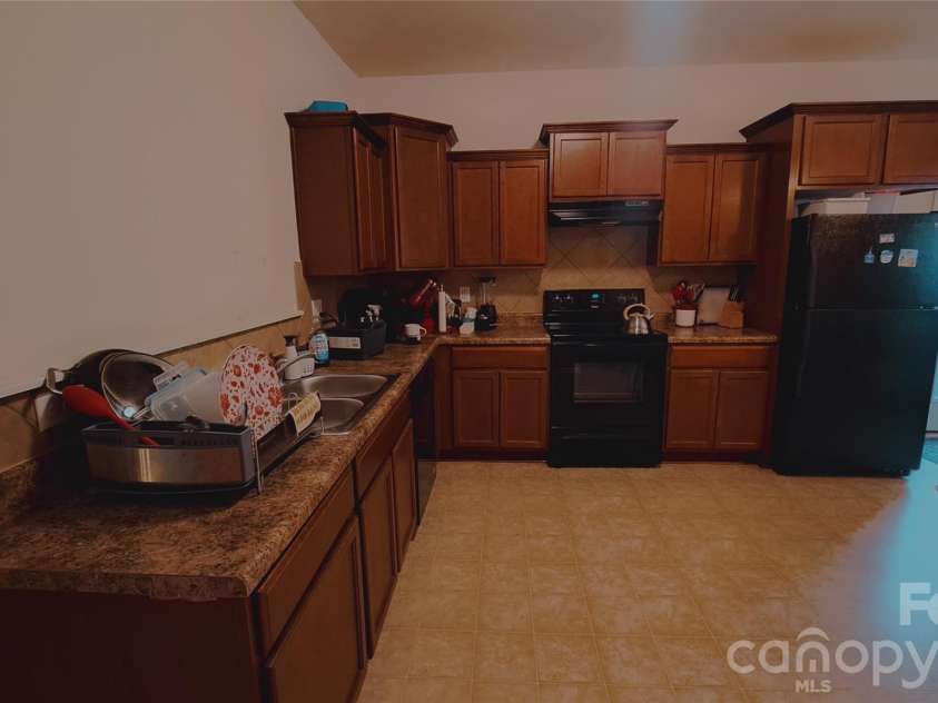 7736 Ponderosa Pine Lane, Charlotte, NC 28215.  MLS# CAR4338562, YatesRealty ID 2773. 