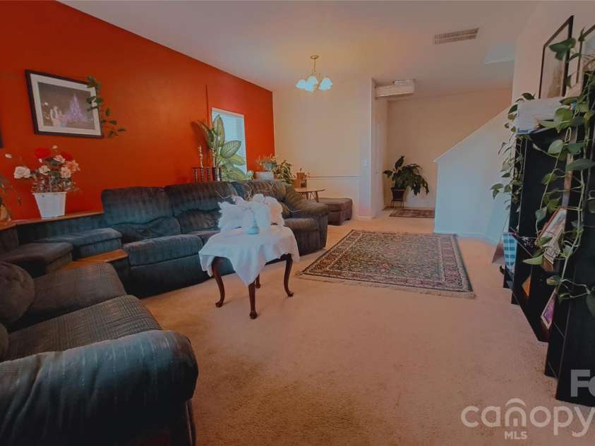 7736 Ponderosa Pine Lane, Charlotte, NC 28215.  MLS# CAR4338562, YatesRealty ID 2773. 