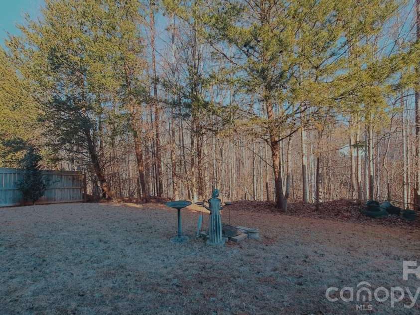 7736 Ponderosa Pine Lane, Charlotte, NC 28215.  MLS# CAR4338562, YatesRealty ID 2773. 