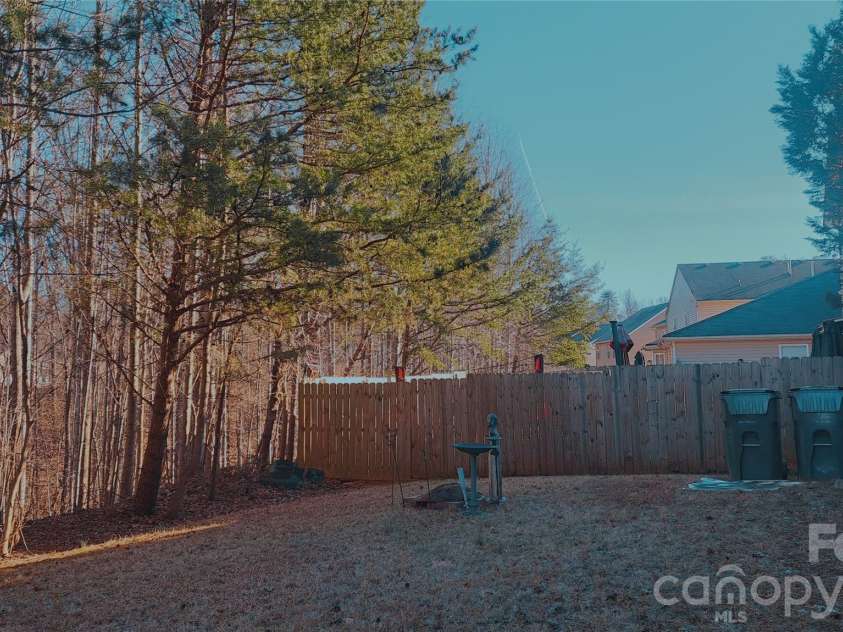 7736 Ponderosa Pine Lane, Charlotte, NC 28215.  MLS# CAR4338562, YatesRealty ID 2773. 