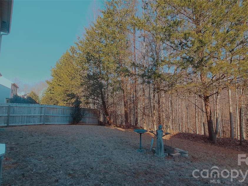 7736 Ponderosa Pine Lane, Charlotte, NC 28215.  MLS# CAR4338562, YatesRealty ID 2773. 