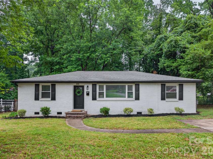 3541 Delgany Drive, Charlotte, NC 28215.  MLS# CAR4385935, YatesRealty ID 27730. 