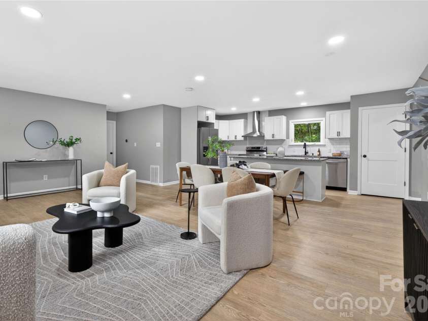3541 Delgany Drive, Charlotte, NC 28215.  MLS# CAR4385935, YatesRealty ID 27730. 