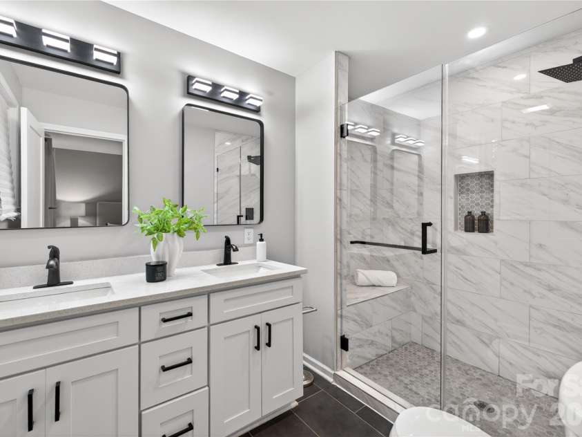 3541 Delgany Drive, Charlotte, NC 28215.  MLS# CAR4385935, YatesRealty ID 27730. 