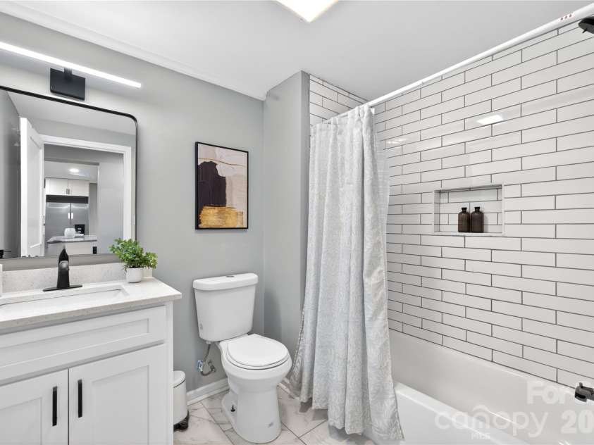3541 Delgany Drive, Charlotte, NC 28215.  MLS# CAR4385935, YatesRealty ID 27730. 
