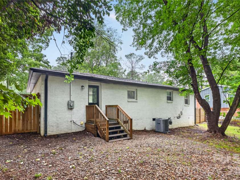 3541 Delgany Drive, Charlotte, NC 28215.  MLS# CAR4385935, YatesRealty ID 27730. 