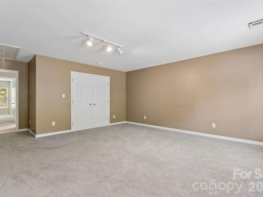 222 Flanders Drive, Mooresville, NC 28117.  MLS# CAR4386928, YatesRealty ID 27731. 