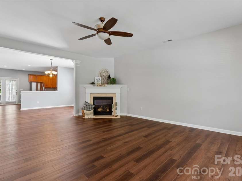 222 Flanders Drive, Mooresville, NC 28117.  MLS# CAR4386928, YatesRealty ID 27731. Open layout