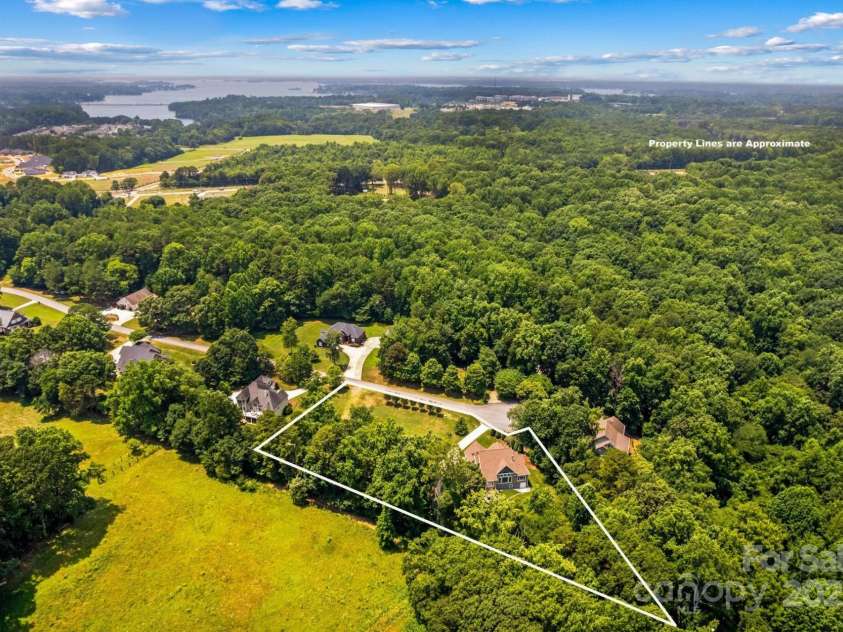 168 Monarch Lane, Mooresville, NC 28115.  MLS# CAR4283709, YatesRealty ID 27733. 