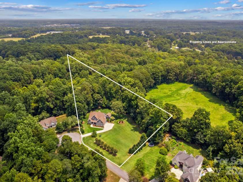 168 Monarch Lane, Mooresville, NC 28115.  MLS# CAR4283709, YatesRealty ID 27733. 