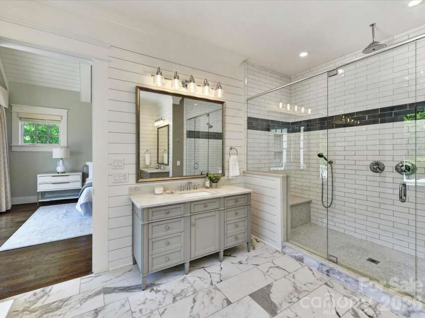 221 Anthony Circle, Charlotte, NC 28211.  MLS# CAR4389222, YatesRealty ID 27733. 