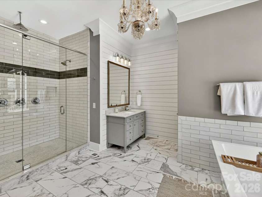 221 Anthony Circle, Charlotte, NC 28211.  MLS# CAR4389222, YatesRealty ID 27733. 