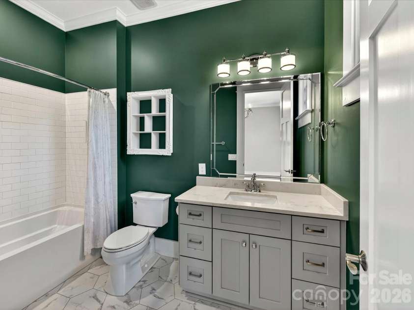 221 Anthony Circle, Charlotte, NC 28211.  MLS# CAR4389222, YatesRealty ID 27733. 