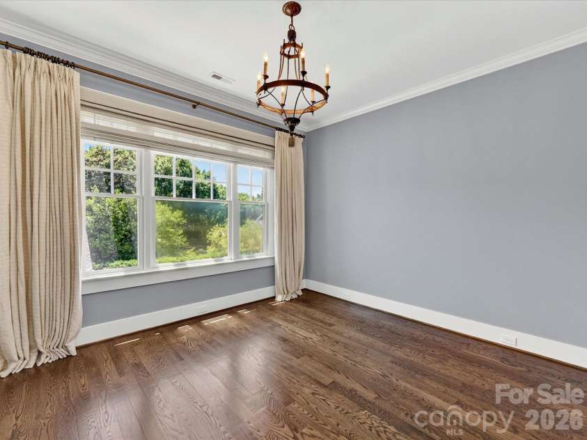 221 Anthony Circle, Charlotte, NC 28211.  MLS# CAR4389222, YatesRealty ID 27733. 