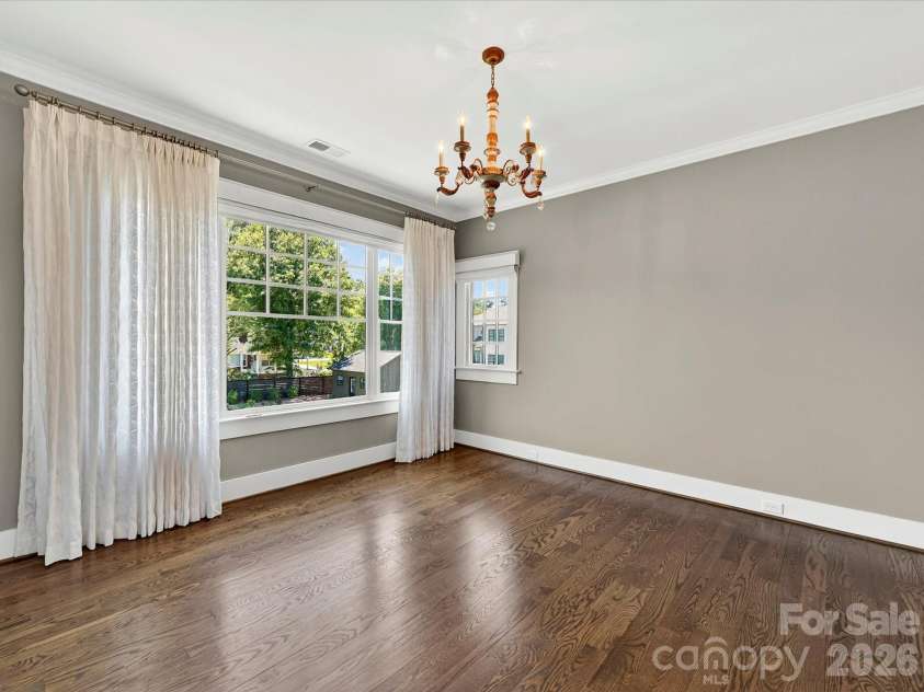 221 Anthony Circle, Charlotte, NC 28211.  MLS# CAR4389222, YatesRealty ID 27733. 