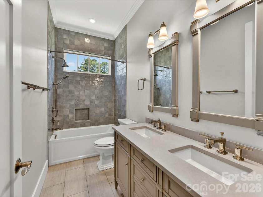 221 Anthony Circle, Charlotte, NC 28211.  MLS# CAR4389222, YatesRealty ID 27733. 