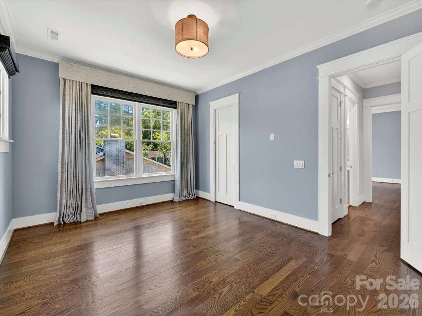 221 Anthony Circle, Charlotte, NC 28211.  MLS# CAR4389222, YatesRealty ID 27733. 