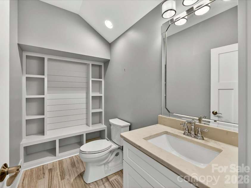 221 Anthony Circle, Charlotte, NC 28211.  MLS# CAR4389222, YatesRealty ID 27733. 