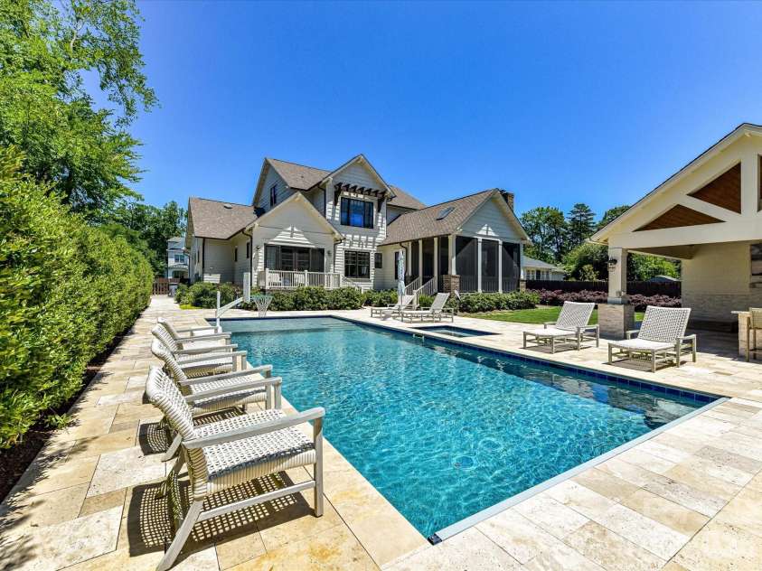 221 Anthony Circle, Charlotte, NC 28211.  MLS# CAR4389222, YatesRealty ID 27733. 