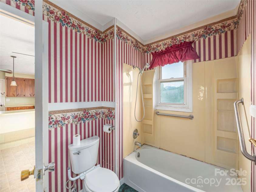 644 Canton Road, Canton, NC 28716.  MLS# CAR4281157, YatesRealty ID 27734. Bathroom Shower View