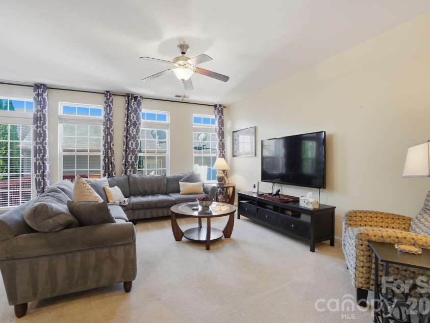 8157 Bridgegate Drive, Huntersville, NC 28078.  MLS# CAR4389686, YatesRealty ID 27734. 