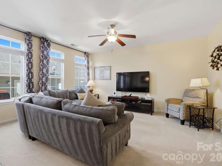 8157 Bridgegate Drive, Huntersville, NC 28078.  MLS# CAR4389686, YatesRealty ID 27734. 