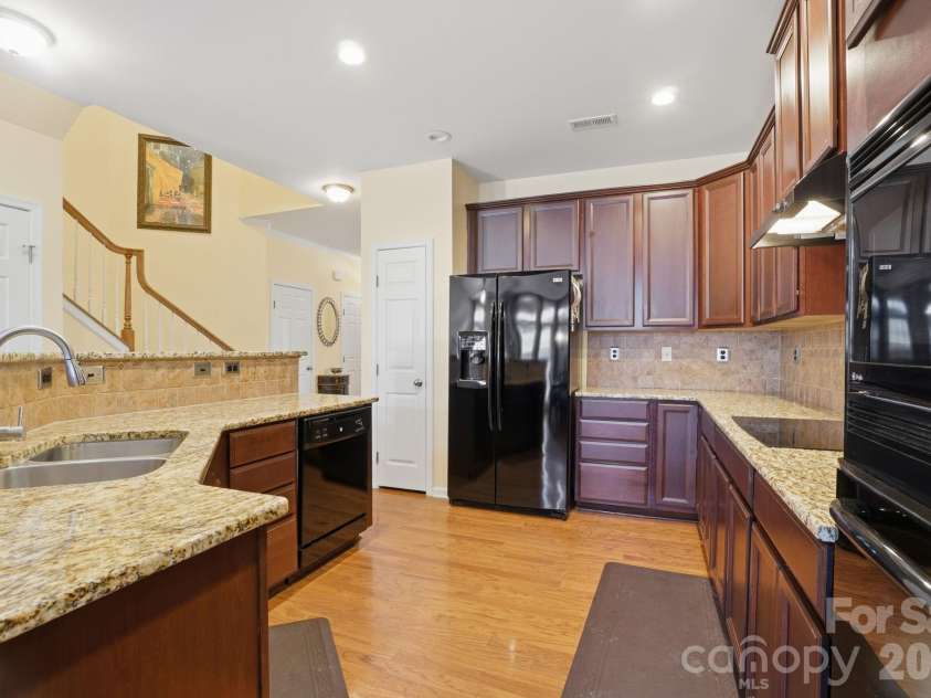 8157 Bridgegate Drive, Huntersville, NC 28078.  MLS# CAR4389686, YatesRealty ID 27734. 