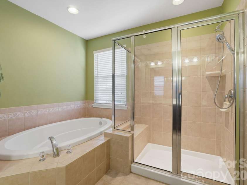 8157 Bridgegate Drive, Huntersville, NC 28078.  MLS# CAR4389686, YatesRealty ID 27734. 