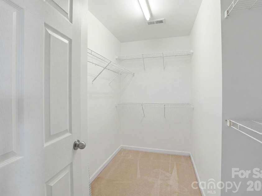 8157 Bridgegate Drive, Huntersville, NC 28078.  MLS# CAR4389686, YatesRealty ID 27734. 