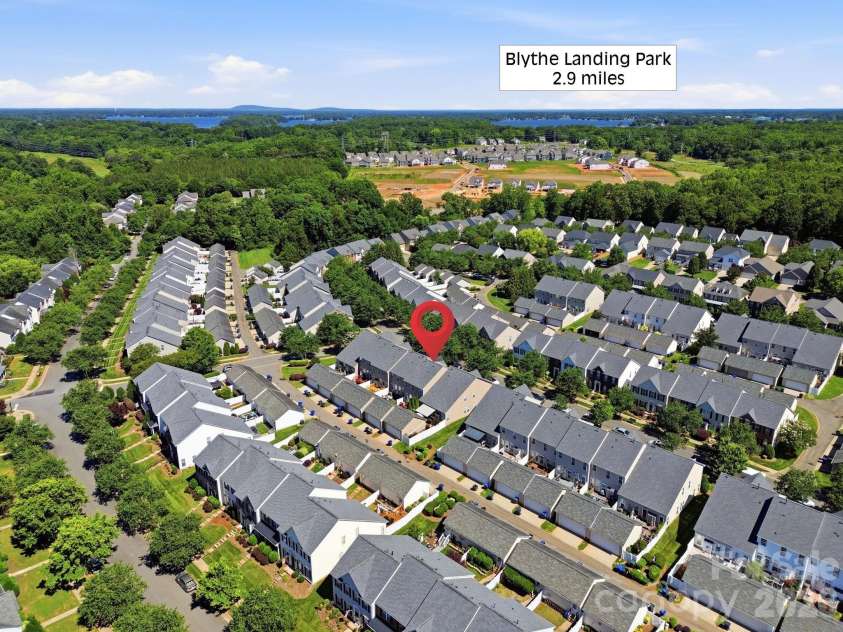 8157 Bridgegate Drive, Huntersville, NC 28078.  MLS# CAR4389686, YatesRealty ID 27734. 