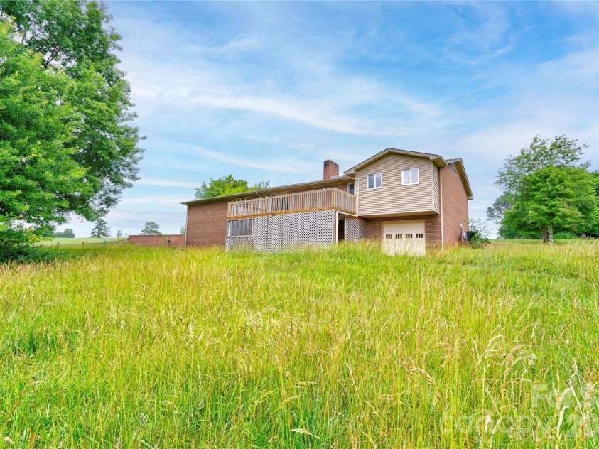 3016 Longwood Drive, Shelby, NC 28152.  MLS# CAR4389527, YatesRealty ID 27735. Back