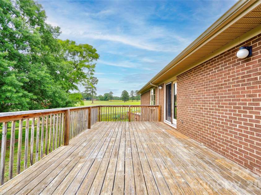 3016 Longwood Drive, Shelby, NC 28152.  MLS# CAR4389527, YatesRealty ID 27735. Deck