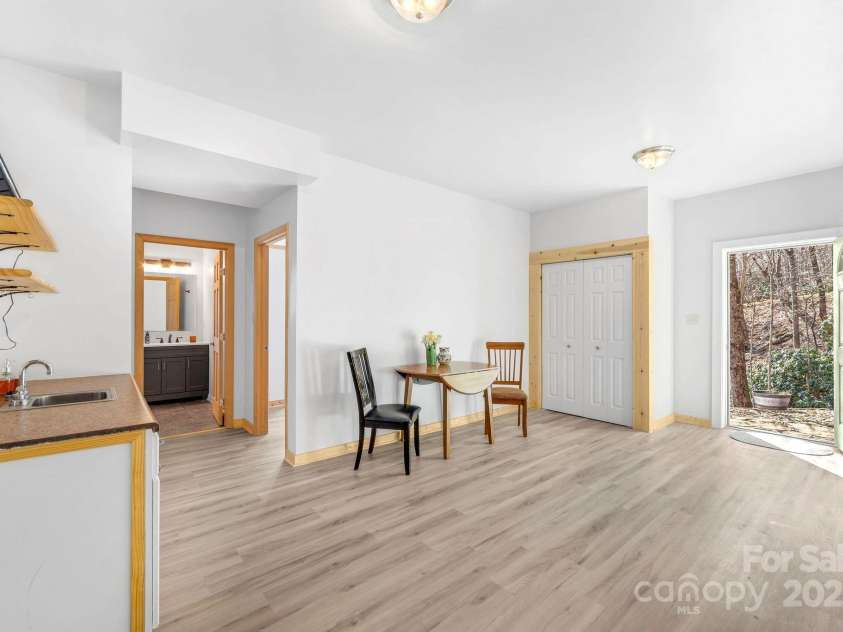 35 Great Aspen Way, Black Mountain, NC 28711.  MLS# CAR4243121, YatesRealty ID 27735. Separate Entrance